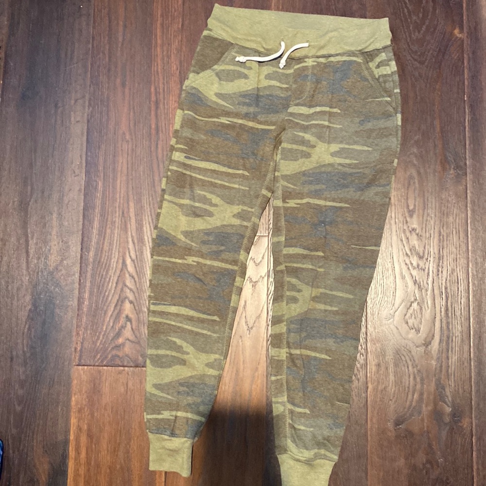 Alternative Sweats